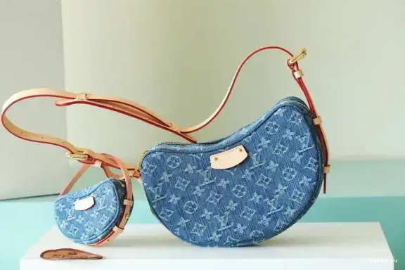 LOUIS Croissant MM VUITTON 0516